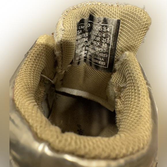 DREAM SEEK toddler/ girls gold light up sneakers size 6 - Picture 6 of 7